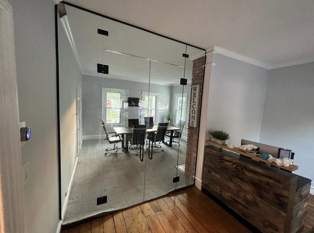 glass-indoors-work